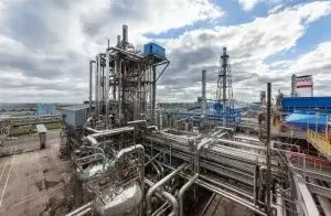 imgi_96_chemical-plant-for-production-of-ammonia-PU3AF9N-300x196